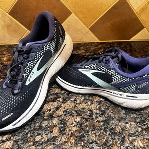 Women’s Brooks Ghost 14 Neutral Running Shoe, Size 7.5